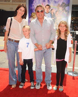 DON JOHNSON OUT WITH HIS FAMILY